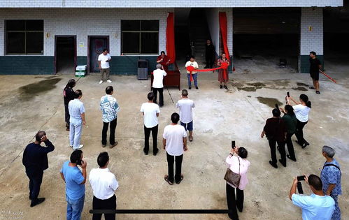 大美伏溪旅游开发及长乐乡常君农副产品加工厂开业剪彩