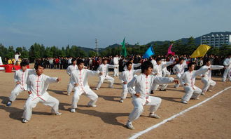 我校第十届学生田径运动会隆重开幕